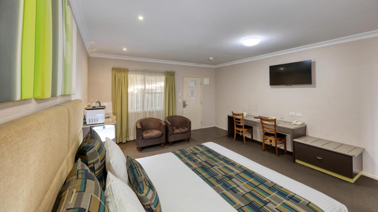 Drovers Motor Inn Далби Екстериор снимка