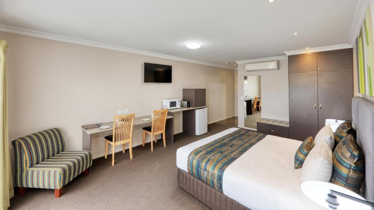 Drovers Motor Inn Далби Екстериор снимка