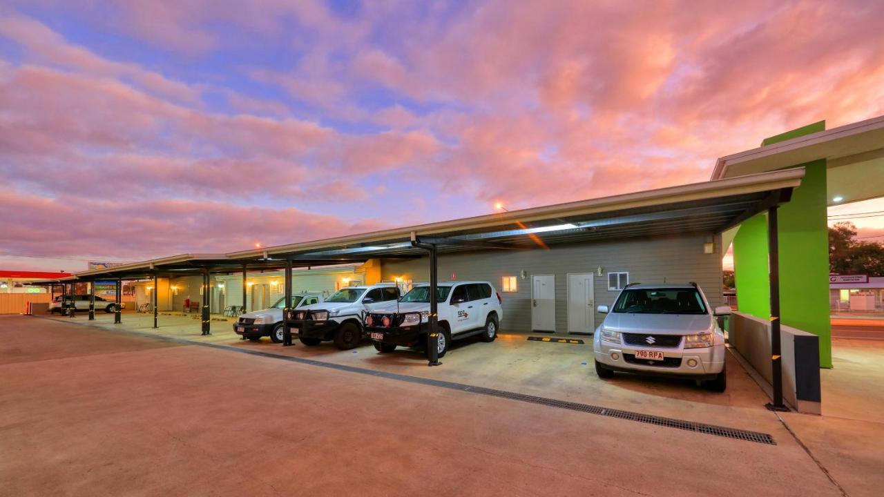 Drovers Motor Inn Далби Екстериор снимка