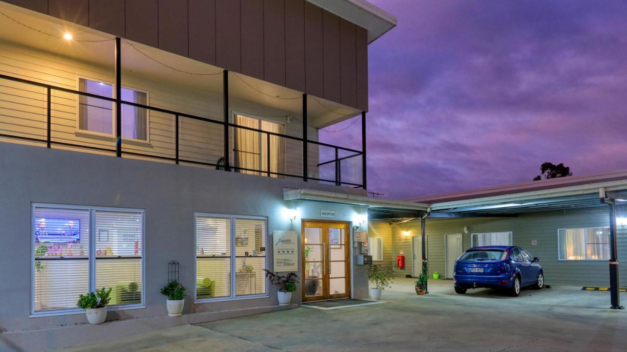 Drovers Motor Inn Далби Екстериор снимка