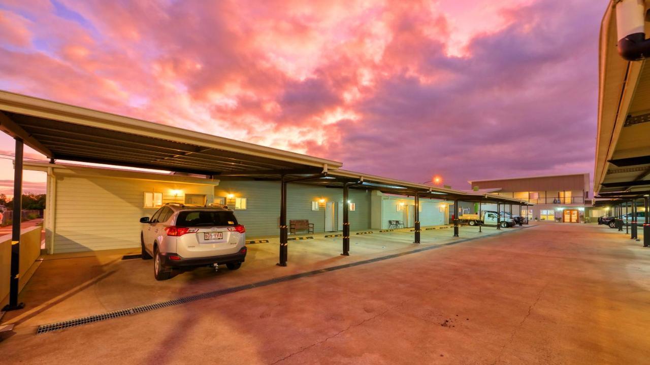 Drovers Motor Inn Далби Екстериор снимка