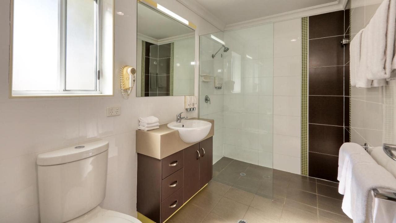 Drovers Motor Inn Далби Екстериор снимка