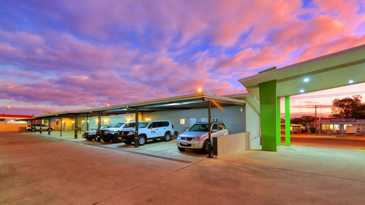 Drovers Motor Inn Далби Екстериор снимка