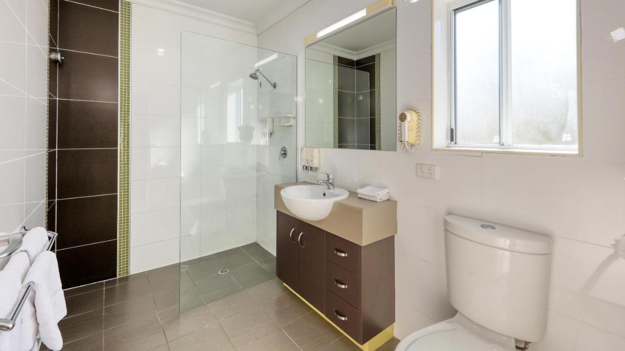 Drovers Motor Inn Далби Екстериор снимка